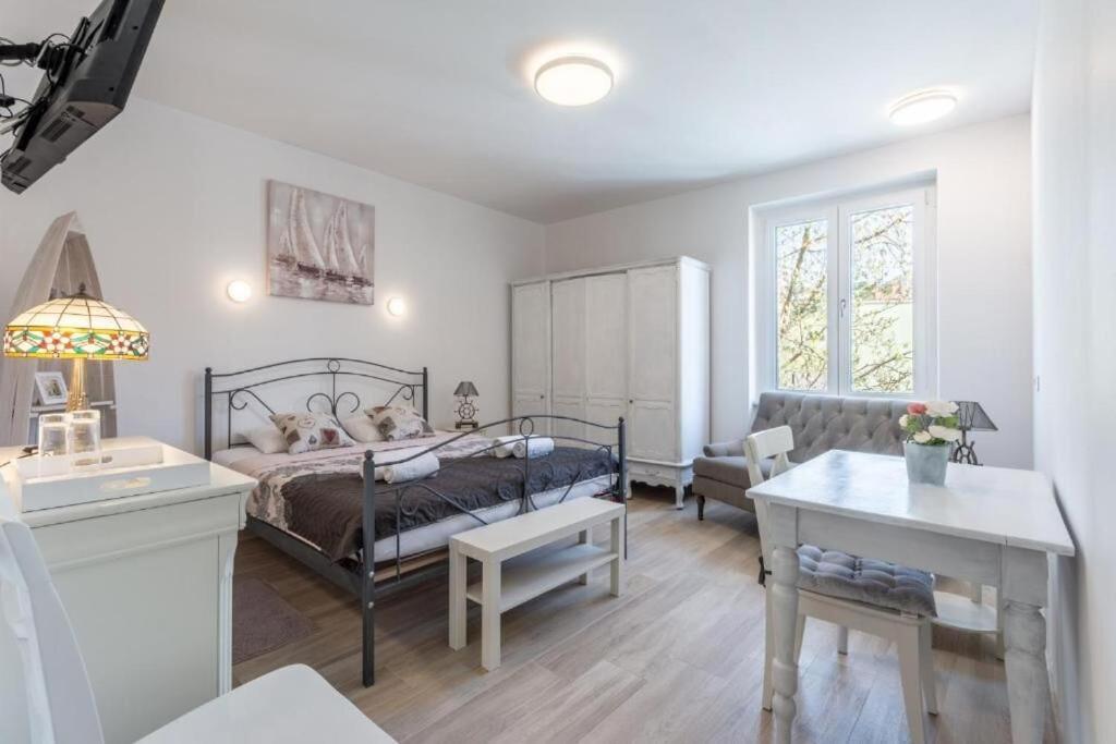 Apartments And Room Poesia Split Bagian luar foto