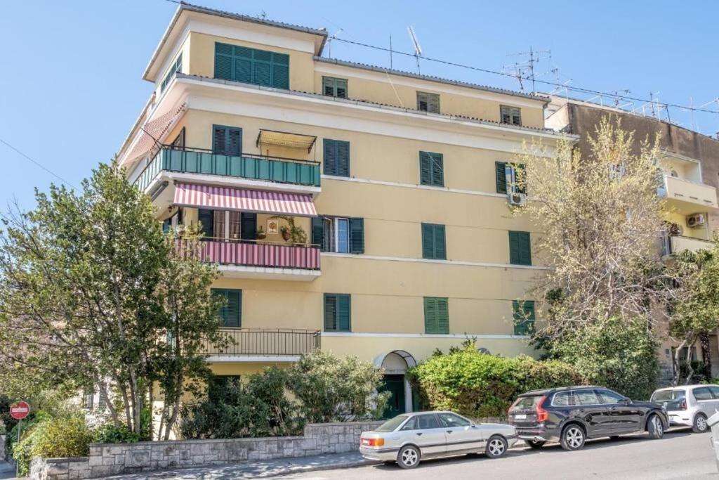 Apartments And Room Poesia Split Bagian luar foto