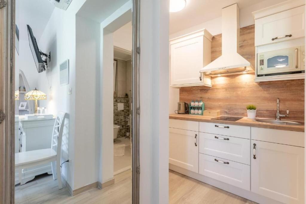 Apartments And Room Poesia Split Bagian luar foto