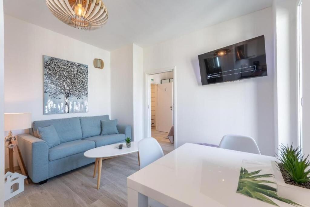 Apartments And Room Poesia Split Bagian luar foto